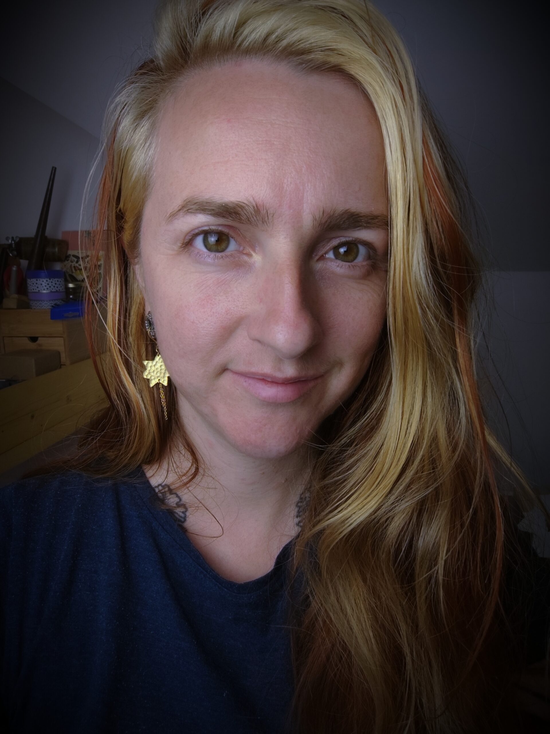 Boucles d'oreilles étoiles filantes - Collection "Ode à la nuit" – Image 5