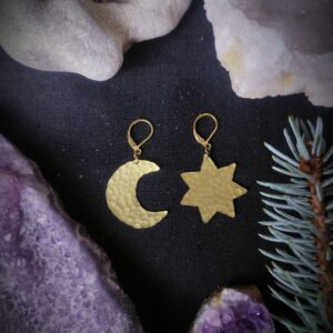 Boucles d'oreilles dépareillées collection "Ode à la nuit"