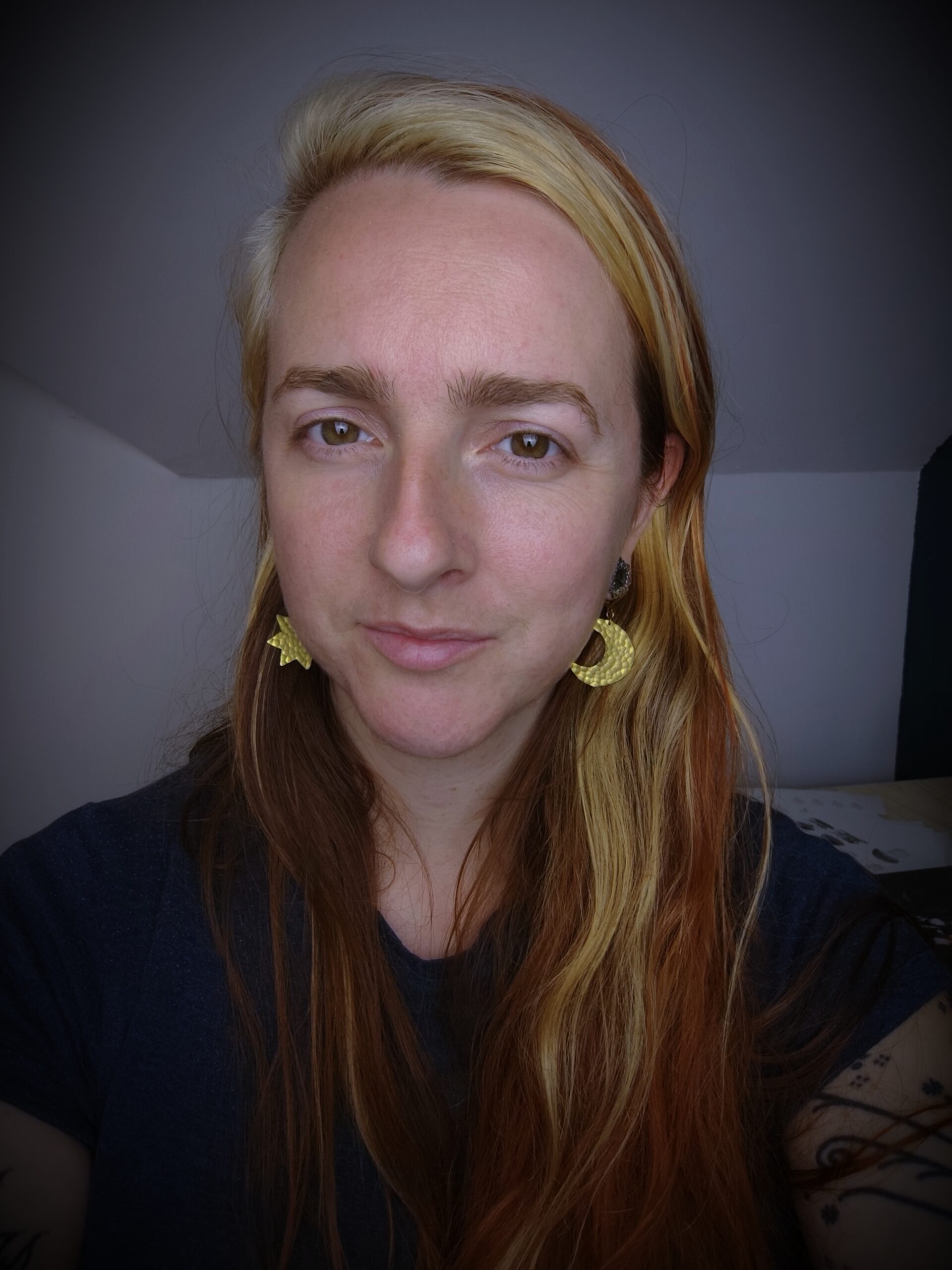 Boucles d'oreilles dépareillées collection "Ode à la nuit" – Image 5