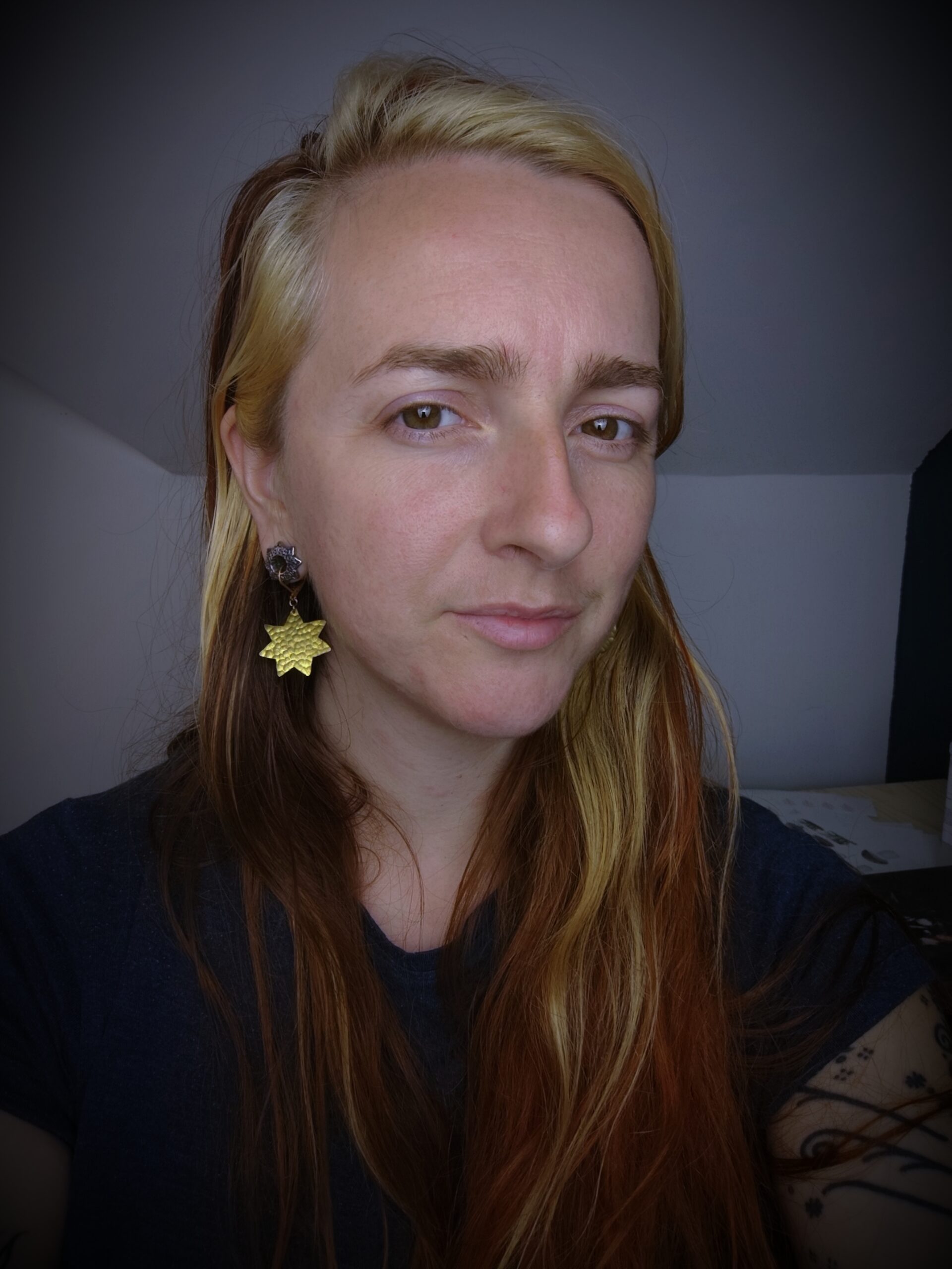 Boucles d'oreilles dépareillées collection "Ode à la nuit" – Image 6