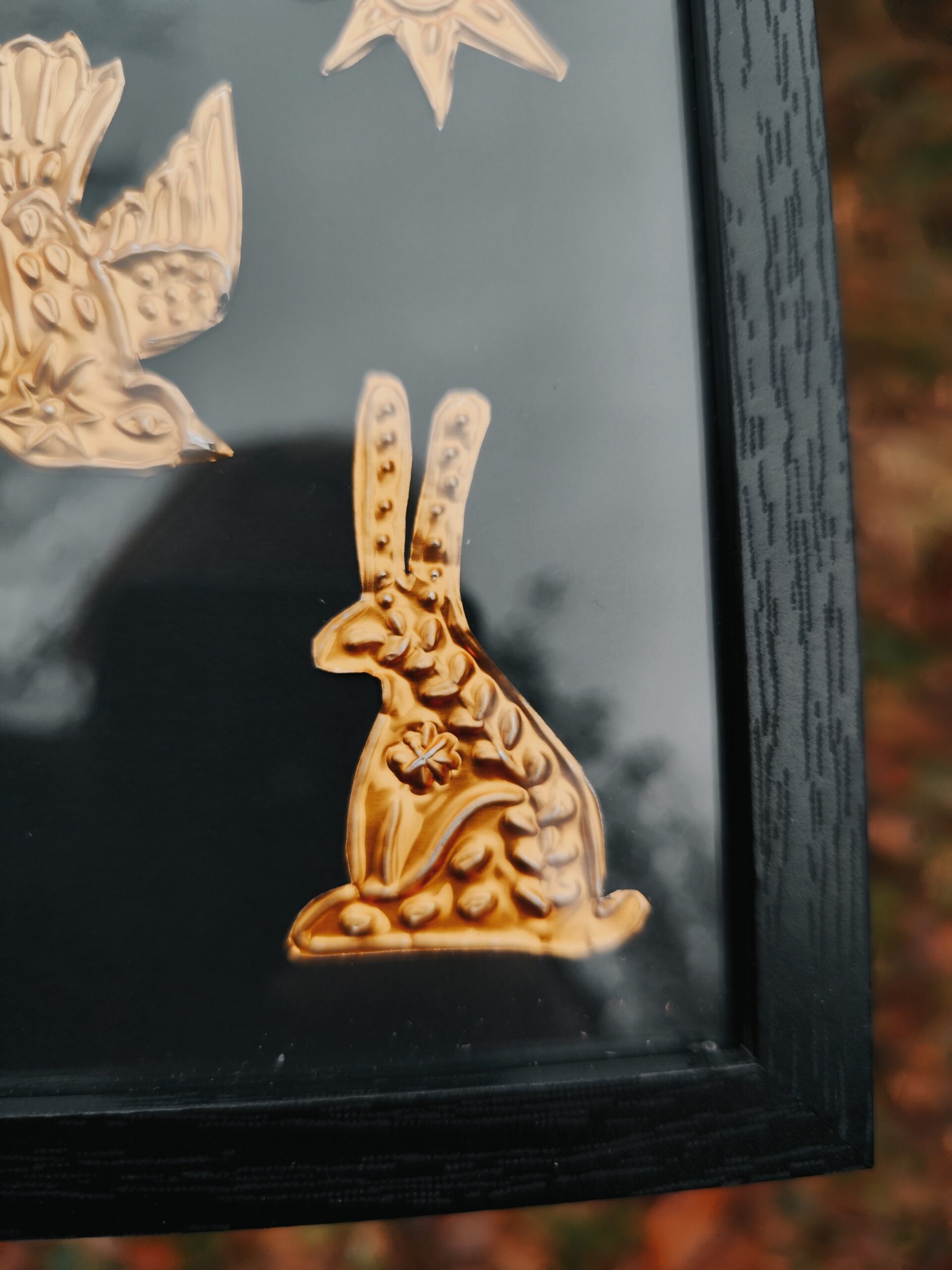 Le lapin et l'oiseau - Collection "Bestiaire" en Métal Repoussé – Image 6