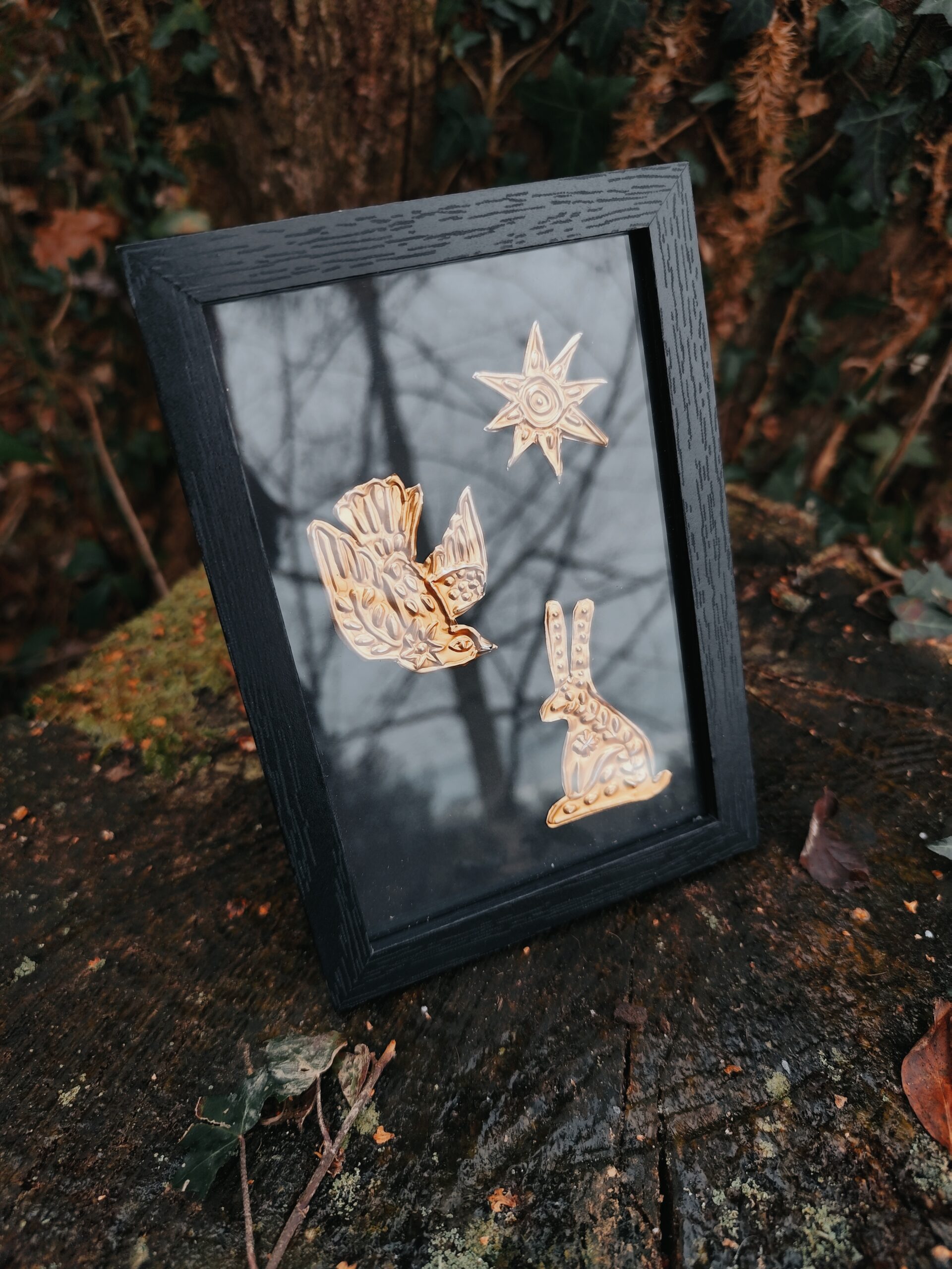 Le lapin et l'oiseau - Collection "Bestiaire" en Métal Repoussé – Image 3