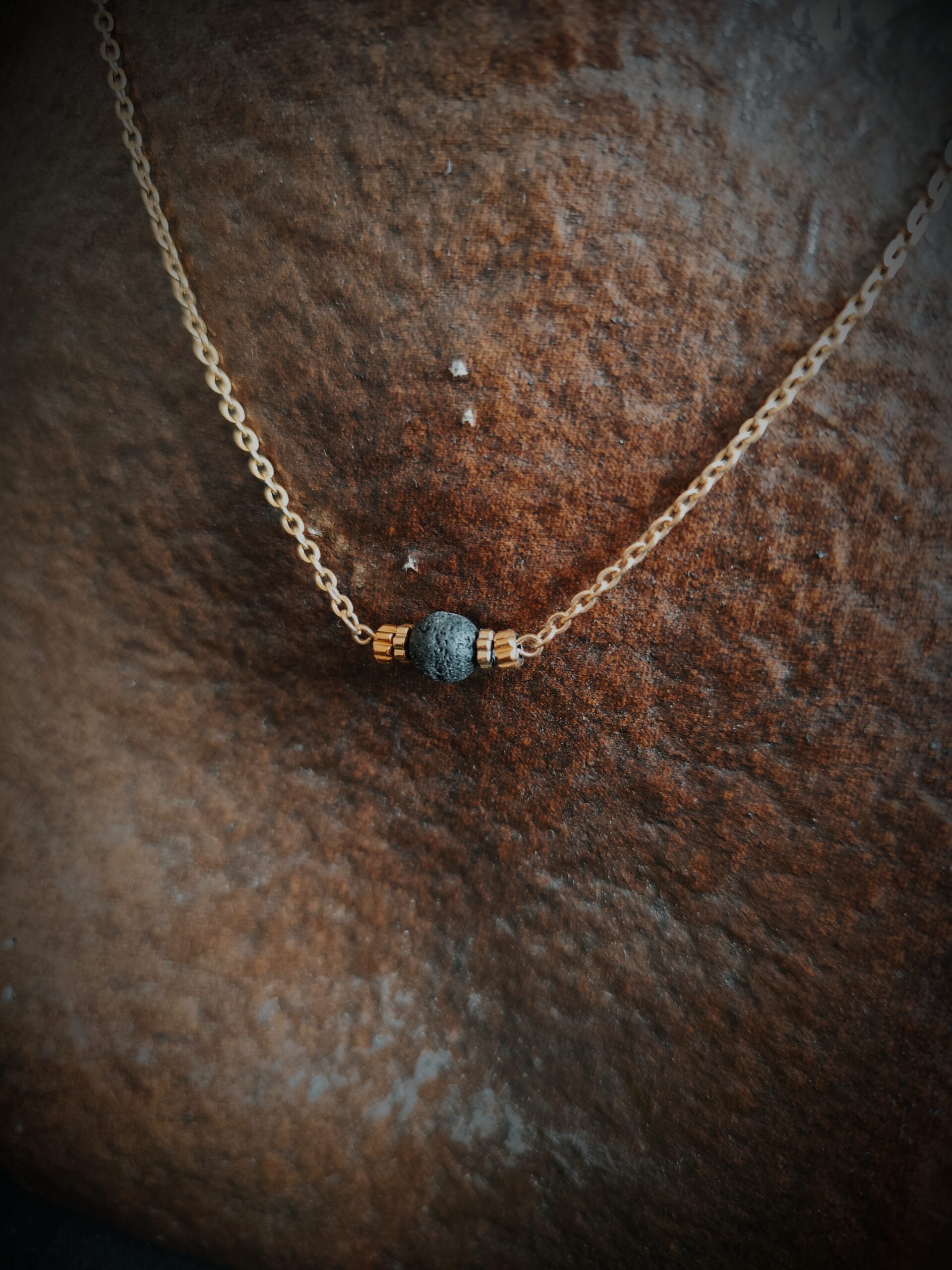 Collier V - Collection Domovoi – Image 3