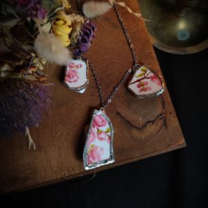 Collier triple fleuri rose - Collection "Fleurs Sauvées"